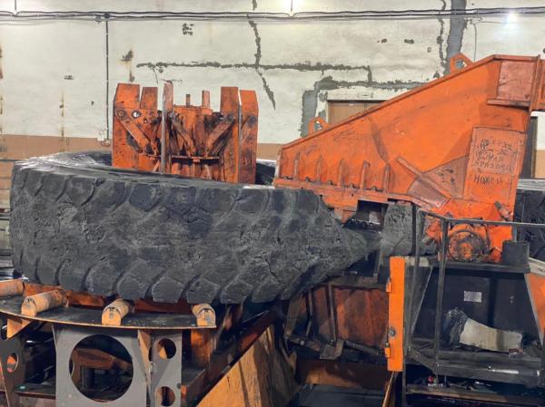 Оборудование для переработки крупногабаритных шин КГШ - Shark KGH R63 (Ножницы, гильотина для резки шин КГШ R49- R63) - самый бо — фото 2